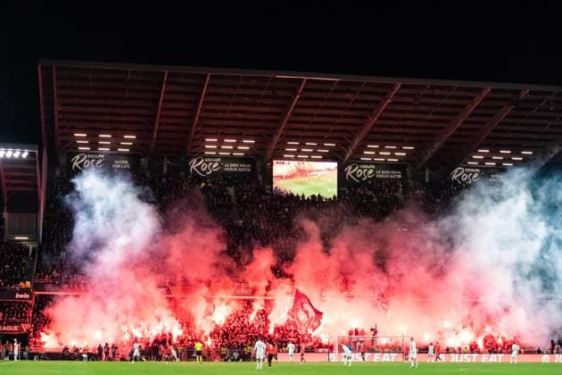 Supporters du Stade Rennais - Ambiance FOOTBALL : Stade Rennais x AC Milan - Ligue Europa - Barrage retour - 22 02 2024 BaptisteAutissier Panoramic 