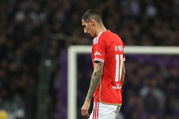 Toulouse Stadium de Toulouse, 22 02 2024 UEFA Europa League Play off Toulouse FC S L Benfica v l , Angel di Maria S L Benfica , disappointed, disappointed looking, dissapointed, sad, frustrated, frustrated, frustrated is replaced Copyright: JoaquimxFerreira