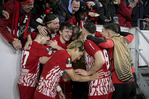 Joie des joueurs de l equipe SC Fribourg apres le but de MICHAEL GREGORITSCH 38 FOOTBALL : UEFA Europa League. SC Freibourg - RC Lens -22 02 2024 ElyxandroCegarra Panoramic 
