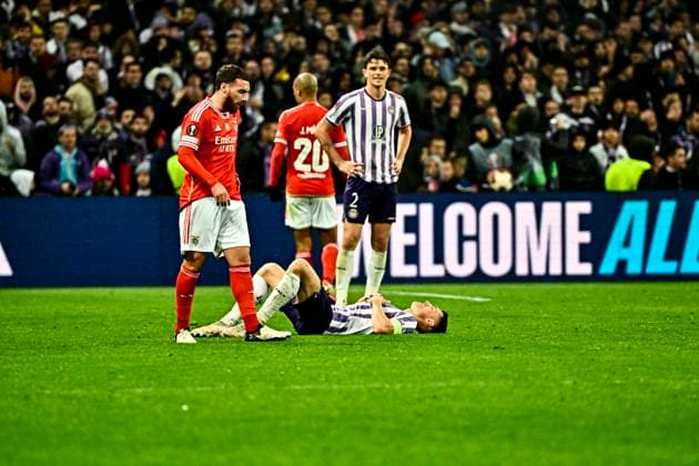 Deception Fin de match Toulouse FOOTBALL : Toulouse vs Benfica - 16eme de Finale Match Retour Europa League - Toulouse - 22 02 2024 ThierryBreton Panoramic 