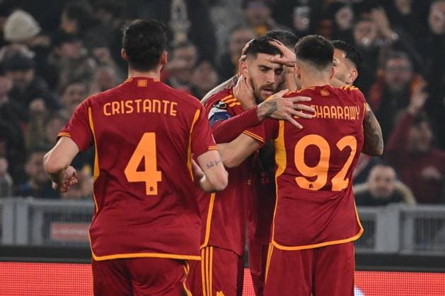 Lorenzo Pellegrini of A.S. Roma scores the goal of 1-1 during the UEFA Europa League Play-off - 2nd leg, between A.S. Roma vs Feyenoord on 22 February 2024 at the Olympic Stadium in Rome, Italy.  Copyright: xDomenicoxCippitelli IPAxSportx x xx IPA_43659874 IPA_Agency_IPA43659874