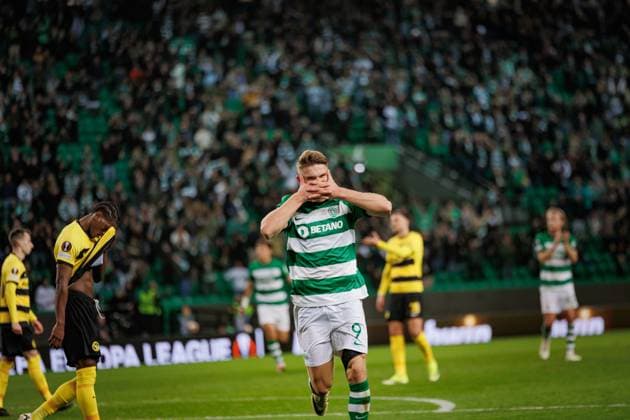 Viktor Gyokeres scores goal and celebrates during UEFA Europa League 23 24 game between Sporting CP and BSC Young Boys at Estadio Jose Alvalade, Lisbon, Portugal. (Maciej Rogowski) Lisbon Estadio Jose Alvalade Portugal Copyright: xMaciejxRogowskix scpybb-8