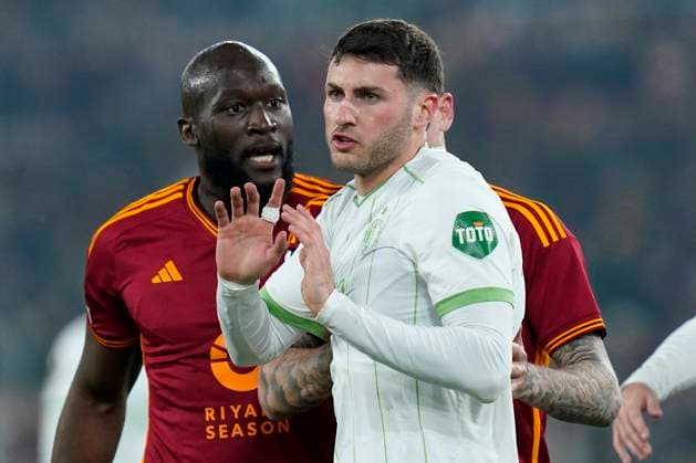 Santiago Gimenez of Feyenoord Rotterdam and Romelu Lukaku of AS Roma during the UEFA Europa League match between AS Roma and Feyenoord at Stadio Olimpico Rome Italy on 22 February 2024. Rome Stadio Olimpico Rome Italy Copyright: xPhotoxSportxPicsx SP24-861-024