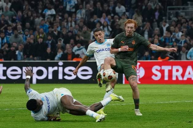 Amine Harit (Olympique de Marseille) - Yukhym Konoplia (Chakhtar Donetsk) FOOTBALL : Olympique de Marseille vs Chakhtar Donetsk - 16e de finale retour d Europa League - Marseille - 22 02 2024 NorbertScanella Panoramic 