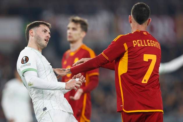 Lorenzo Pellegrini (AS Roma) argues with Santiago Gimenez (Feyenoord), UEFA Europa League 2023 24 - Knockout Round Play-offs Second Leg, AS Roma vs Feyenoord, Olimpico Stadium, February 22, 2024, Rome, Italy.