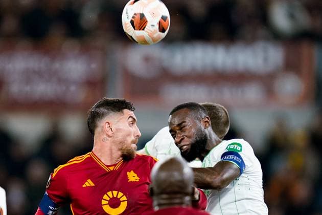 AS Roma v Feyenoord Rotterdam - UEFA Europa League Lorenzo Pellegrini of AS Roma and Lutsharel Geertruida of Feyenoord Rotterdam compete for the ball during the UEFA Europa Play-Off 2leg match between AS Roma and Feyenoord Rotterdam at Stadio Olimpico on Febraury 22, 2024 in Rome, Italy. Rome Stadio Olimpico Rome Italy Copyright: xGiuseppexMaffiax UEL_Roma-Feyenoord_GM_220224_LIA8696