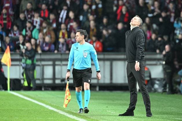 AC Sparta head coach Brian Priske gestures during the Europa League 2nd round return leg match AC Sparta Prague vs Galatasaray Istanbul, Prague, February 22, 2024. (CTKxPhoto MichalxKamaryt) CTKPhotoP2024022209585  CTKPhotoP2024022209585