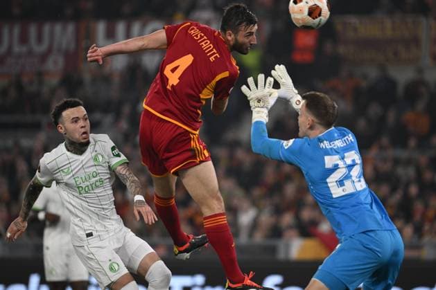 Bryan Cristante of A.S. Roma and Timon Wellenreuther of Feyenoord during the UEFA Europa League Play-off - 2nd leg, between A.S. Roma vs Feyenoord on 22 February 2024 at the Olympic Stadium in Rome, Italy.  Copyright: xDomenicoxCippitelli IPAxSportx x xx IPA_43660780 IPA_Agency_IPA43660780