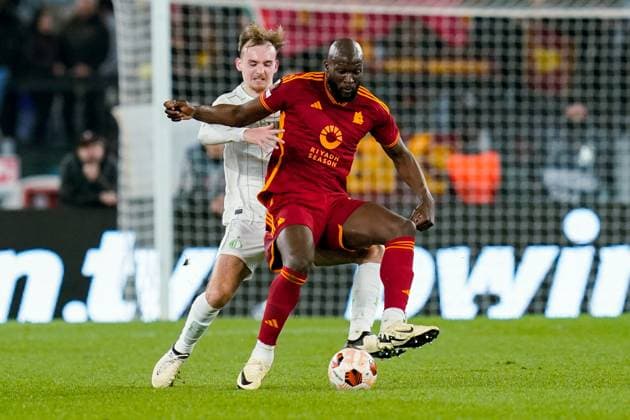 AS Roma v Feyenoord Rotterdam - UEFA Europa League Thomas Beelen of Feyenoord Rotterdam and Romelu Lukaku of AS Roma compete for the ball during the UEFA Europa Play-Off 2leg match between AS Roma and Feyenoord Rotterdam at Stadio Olimpico on Febraury 22, 2024 in Rome, Italy. Rome Stadio Olimpico Rome Italy Copyright: xGiuseppexMaffiax UEL_Roma-Feyenoord_GM_220224_LIA9250