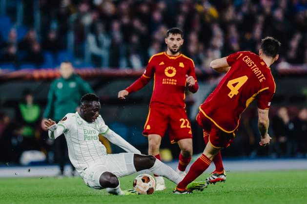 UEFA Europa League As Roma vs Feyenoord Rotterdam Feyenoord s forward Yankuba Minteh challenges for the ball with Roma™s Italian midfielder Bryan Cristante during the UEFA Europa League match Knockout Round Play-offs Second Leg As Roma vs Feyenoord Rotterdam at Olimpico Stadium on February 22, 2023, in Rome. ABPH9942_1 Copyright: xAntonioxBalascox