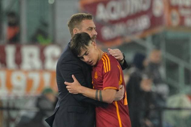 Sport Bilder des Tages Paulo Dybala (AS Roma); Daniele De Rossi coach of AS Roma; during the UEFA Europa League 2023-2024 football match between AS Roma and Feyenoord at the Olympic Stadium in Rome on February 22, 2024.  Copyright: xFabrizioxCorradetti IPAxSportx x xx IPA_43663036 IPA_Agency_IPA43663036