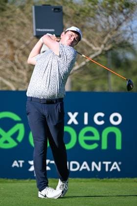 VALLARTA, - FEBRUARY 22: Robert McIntyre (SCO) watches his tee shot on 2 during Rd1 of the Mexico Open at Vidanta on February 22, 2024 in Puerto Vallarta, Mexico. (Photo by Ken Murray Icon Sportswire) GOLF: FEB 22 PGA, Golf Herren Mexico Open at Vidanta EDITORIAL USE ONLY Icon2402220031