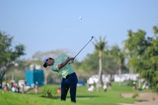 VALLARTA, - FEBRUARY 22: Omar Morales(a) (MEX) hits his approach shot on 2 during Rd1 of the Mexico Open at Vidanta on February 22, 2024 in Puerto Vallarta, Mexico. (Photo by Ken Murray Icon Sportswire) GOLF: FEB 22 PGA, Golf Herren Mexico Open at Vidanta EDITORIAL USE ONLY Icon2402220051