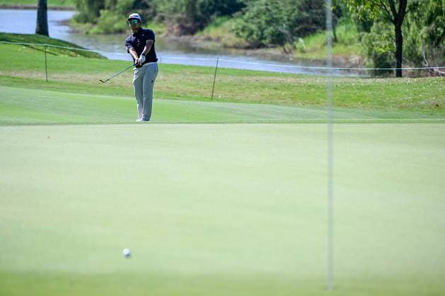 VALLARTA, - FEBRUARY 22: Ryo Hisatsune (JPN) chips up tight on 6 during Rd1 of the Mexico Open at Vidanta on February 22, 2024 in Puerto Vallarta, Mexico. (Photo by Ken Murray Icon Sportswire) GOLF: FEB 22 PGA, Golf Herren Mexico Open at Vidanta EDITORIAL USE ONLY Icon2402220181