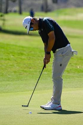 VALLARTA, - FEBRUARY 22: Ryo Hisatsune (JPN) sinks his birdie putt on 6 during Rd1 of the Mexico Open at Vidanta on February 22, 2024 in Puerto Vallarta, Mexico. (Photo by Ken Murray Icon Sportswire) GOLF: FEB 22 PGA, Golf Herren Mexico Open at Vidanta EDITORIAL USE ONLY Icon2402220211