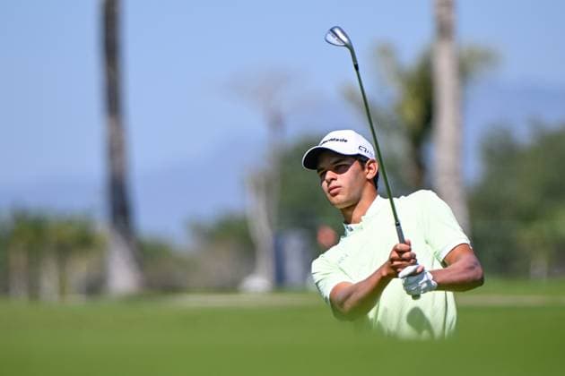 VALLARTA, - FEBRUARY 22: Omar Morales(a) (MEX) chips on to 9 during Rd1 of the Mexico Open at Vidanta on February 22, 2024 in Puerto Vallarta, Mexico. (Photo by Ken Murray Icon Sportswire) GOLF: FEB 22 PGA, Golf Herren Mexico Open at Vidanta EDITORIAL USE ONLY Icon2402220271