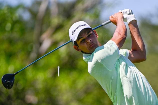 VALLARTA, - FEBRUARY 22: Omar Morales(a) (MEX) watches his tee shot on 18 during Rd1 of the Mexico Open at Vidanta on February 22, 2024 in Puerto Vallarta, Mexico. (Photo by Ken Murray Icon Sportswire) GOLF: FEB 22 PGA, Golf Herren Mexico Open at Vidanta EDITORIAL USE ONLY Icon2402220371
