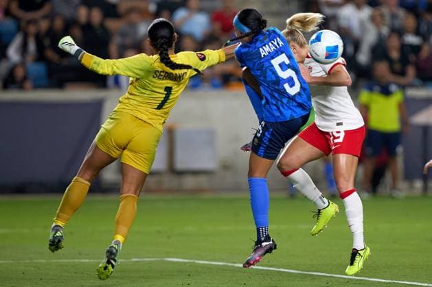 RECORD DATE NOT STATED Concacaf W Gold Cup 2024 Canada vs El Salvador Isalia Serrano, Andrea Amaya of El Salvador and Adriana Leon of Canada during the Group stage, Group C match between Canada and El Salvador as part of the Concacaf Womens Gold Cup 2024, at Shell Energy Stadium on February 22, 2024 in Houston, Texas, United States. HOUSTON TEXAS UNITED STATES  Copyright: xGustavoxValdezx 20240222203239_CWGC_24_GC_CAN_ESA_LEON69