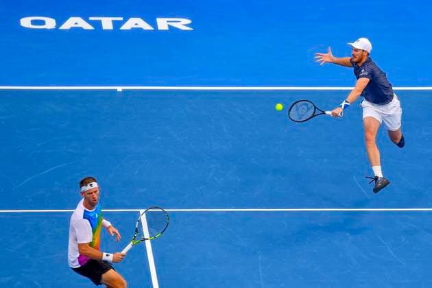 ATP, Tennis Herren Qatar Exxonmobil Open Tennis Tournament 2024 Jamie Murray from Great Britain and Michael Venus from New Zealand are competing against Ariel Behar from Uruguay and Adam Pavlasek from the Czech Republic in their doubles semifinal match at the ATP Qatar ExxonMobil Open tennis tournament at the Khalifa International Tennis Complex in Doha, Qatar, on February 23, 2024. DOHA Qatar  Copyright: xNoushadxThekkayilx originalFilename:varittyakkal-atpqatar240223_npgBS.jpg