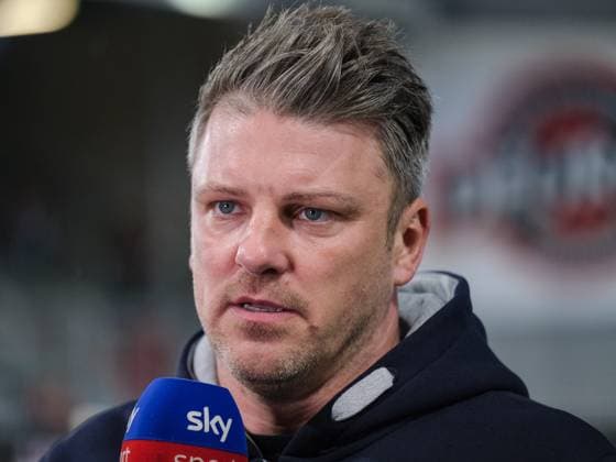 Lukas Kwasniok SC Paderborn 07, Coach during TV interview before the match GER, SV Wehen Wiesbaden vs SC Paderborn 07, Football, Bundesliga 2, Matchday 23, Season 2023 2024, 23 02 2024 DFL REGULATES PROHIBIT ANY USE OF PHOTOGRAPHS AS IMAGE SEQUENCES AND OR QUASI VIDEO GER, SV Wehen Wiesbaden vs SC Paderborn 07, Football, Bundesliga 2, Matchday 23, Season 2023 2024, 23 02 2024 Wiesbaden Copyright: xEibner-Pressefoto FlorianxWieganx EP_FWD