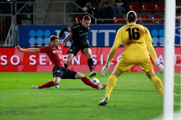 23 02 2024, xavx, Soccer 2 Bundesliga, SV Wehen Wiesbaden SC Paderborn 07 emspor, v l Marcus Mathisen SV Wehen Wiesbaden , Filip Bilbija SC Paderborn 07 DFL DFB REGULATIONS PROHIBIT ANY USE OF PHOTOGRAPHS as IMAGE SEQUENCES and or QUASI VIDEO Wiesbaden