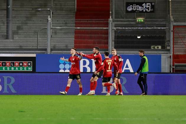 23 02 2024, xavx, Fußball 2 Bundesliga, SV Wehen Wiesbaden SC Paderborn 07 emspor, v l Franko Kovacevic SV Wehen Wiesbaden celebrate the goal, Der Torjubel zum 1 0 DFL DFB REGULATIONS PROHIBIT ANY USE OF PHOTOGRAPHS as IMAGE SEQUENCES and or QUASI VIDEO Wiesbaden