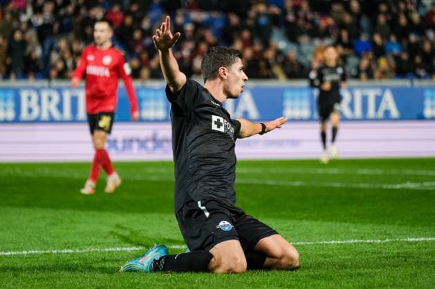 Koen Kostons SC Paderborn 07, 10 celebrates his goal for 1 1, GER, SV Wehen Wiesbaden vs SC Paderborn 07, Football, 2 Bundesliga, Matchday 23, Season 2023 2024, 23 02 2024 DFL REGULATES PROHIBIT ANY USE OF PHOTOGRAPHS AS IMAGE SEQUENCES AND OR QUASI VIDEO GER, SV Wehen Wiesbaden vs SC Paderborn 07, Football, 2 Bundesliga, Matchday 23, Season 2023 2024, 23 02 2024 Wiesbaden Copyright: xEibner-Pressefoto FlorianxWieganx EP_FWD