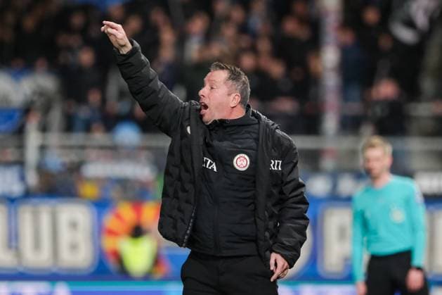 Markus Kauczinski SV Wehen Wiesbaden, Coach Gestures, facial expressions, emotions, GER, SV Wehen Wiesbaden vs SC Paderborn 07, Football, Bundesliga 2, Matchday 23, Season 2023 2024, 23 02 2024 DFL REGULATIONS PROHIBIT ANY USE OF PHOTOGRAPHS AS IMAGE SEQUENCES AND OR QUASI VIDEO GER, SV Wehen Wiesbaden vs SC Paderborn 07, Football, Bundesliga 2, Matchday 23, Season 2023 2024, 23 02 2024 Wiesbaden Copyright: xEibner-Pressefoto FlorianxWieganx EP_FWD