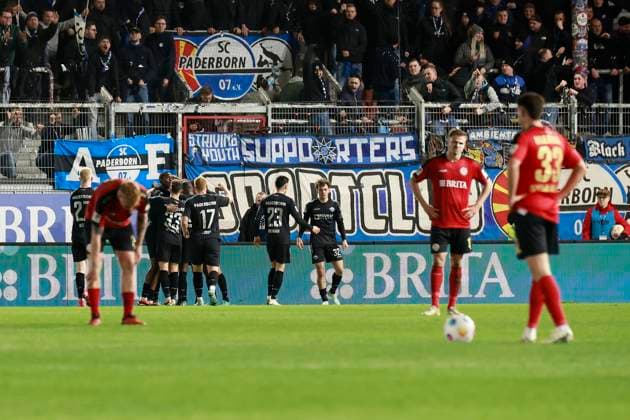 23 02 2024, xavx, Fußball 2 Bundesliga, SV Wehen Wiesbaden SC Paderborn 07 emspor, v l Filip Bilbija SC Paderborn 07 celebrate the goal, Der Torjubel zum 1 2 DFL DFB REGULATIONS PROHIBIT ANY USE OF PHOTOGRAPHS as IMAGE SEQUENCES and or QUASI VIDEO Wiesbaden