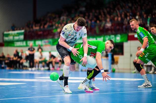 23 02 2024 Handball, 2023 2024, 2 Bundesliga, 22 Matchday, GWD Minden HC Elbflorenz Dresden L R Oliver Seidler Elbflorenz , Carles Asensio Cambra Minden