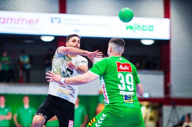 23 02 2024 Handball, 2023 2024, 2 Bundesliga, 22 Matchday, GWD Minden HC Elbflorenz Dresden L R Sebastian Greß Elbflorenz , Carles Asensio Cambra Minden