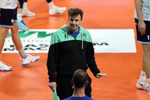 Volleyball Bundesliga Men, WWK Volleys Herrsching vs ASV Dachau, 23 02 2024 Volleyball Bundesliga Men, WWK Volleys Herrsching blue vs ASV Dachau white , Main Round, Munich, 23 02 2024 Picture Patrick Steuerwald Coach, ASV Dachau Copyright: xBEAUTIFULxSPORTS NilsxKoepkex