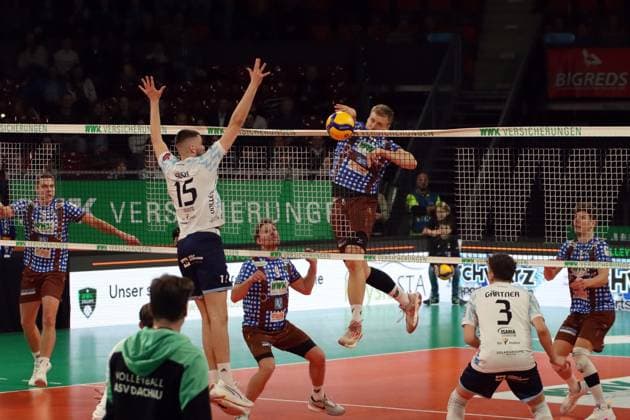 Volleyball Bundesliga Men, WWK Volleys Herrsching vs ASV Dachau, 23 02 2024 Volleyball Bundesliga Men, WWK Volleys Herrsching blue vs ASV Dachau white , Main Round, Munich, 23 02 2024 Picture Attack Norbert Engemann 10, WWK Volleys Herrsching vs Fabian Suck 15, ASV Dachau Copyright: xBEAUTIFULxSPORTS NilsxKoepkex