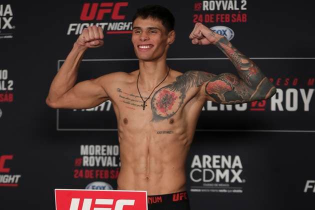 UFC Fight Night: Moreno vs Royval 2 Official Weigh-in February 23, 2024, Mexico City, Mexico: Daniel Zellhuber of Mexico poses on the scale during the UFC Fight Night official weigh-in at the Presidente Intercontinental Hotel. on February 23, 2024, Mexico City, Mexico. (Photo by Luis Marin Eyepix Group) Copyright: xLuisxMarin xEyepixxGroupx LM_23022024_112389