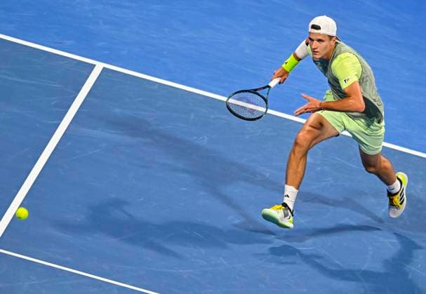 ATP, Tennis Herren Qatar Exxonmobil Open Tennis Tournament 2024 Jakub Mensik from the Czech Republic is playing against Gael Monfils of France in his semifinal singles match at the ATP Qatar ExxonMobil Open tennis tournament at the Khalifa International Tennis Complex in Doha, Qatar, on February 23, 2024. DOHA Qatar  Copyright: xNoushadxThekkayilx originalFilename:varittyakkal-atpqatar240223_npXvy.jpg