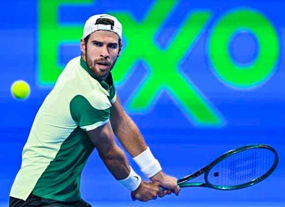 ATP, Tennis Herren Qatar Exxonmobil Open Tennis Tournament 2024 Karen Khachanov is playing against Alexei Popyrin of Australia in his semifinal singles match at the ATP Qatar ExxonMobil Open tennis tournament at the Khalifa International Tennis Complex in Doha, Qatar, on February 23, 2024. DOHA Qatar  Copyright: xNoushadxThekkayilx originalFilename:varittyakkal-atpqatar240223_npYwZ.jpg