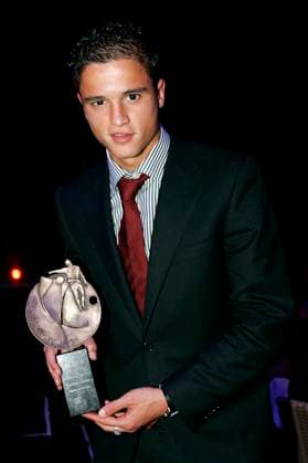 Onderwerp Subject: Profvoetbalgala 2007 Eredivisie Reklame: Club Team Country: PSV Seizoen Season: 2006 2007 2007 2008 FOTO PHOTO: Profvoetbalgala. PSV s Ibrahim AFELLAY with award for being Talent of the Year 2006 2007 for the Eredivisie. Johan CRUIJFF Award. HILVERSUM NLD Content not available for redistribution in The Netherlands directly or indirectly through any third parties. Copyright: xBSRxAgencyx 07690903S8X4685