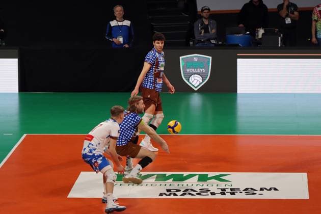 Volleyball Bundesliga Men, WWK Volleys Herrsching vs ASV Dachau, 23 02 2024 Volleyball Bundesliga Men, WWK Volleys Herrsching blue vs ASV Dachau white , Main Round, Munich, 23 02 2024 Picture Acceptance Daniel Gruvaeus 2, WWK Volleys Herrsching Copyright: xBEAUTIFULxSPORTS NilsxKoepkex