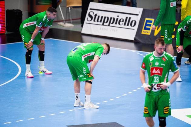 23 02 2024 Handball, 2023 2024, 2 Bundesliga, 22 Matchday, GWD Minden HC Elbflorenz Dresden L R Carles Asensio Cambra Minden , Szymon Dzialakiewicz Minden , Michael Schulz Minden