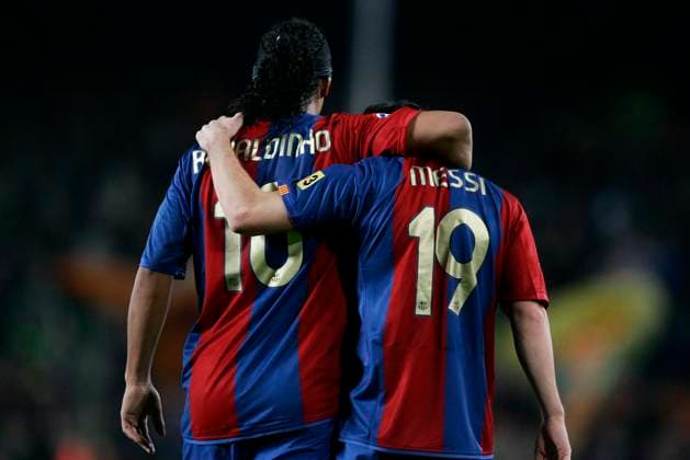 Onderwerp Subject: FC Barcelona, Barca (3-3) Primera Division Reklame: Club Team Country: Fc Barcelona Real Madrid Seizoen Season: 2006 2007 FOTO PHOTO: FC Barcelona s Lionel MESSI (L) celebrating his third goal (3-3) with RONALDINHO (R) BARCELONA ESP Content not available for redistribution in The Netherlands directly or indirectly through any third parties. Copyright: xBSRxAgencyx 07690310Q8H4246