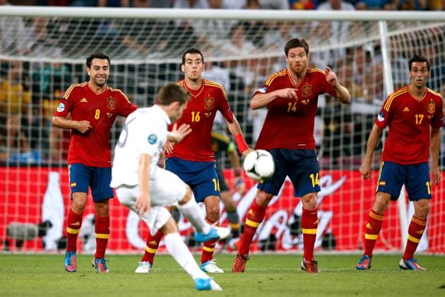 Onderwerp Subject: Spain - France - European Championship, EM, Europameisterschaft Reklame: Club Team Country: Seizoen Season: 2012 FOTO PHOTO: Free kick by Yohan CABAYE (FRONT) of France into the wall FLTR XAVI ( Xavier Hernandez CREUS ) of Spain and BUSQUETS ( Sergio Busquets BURGOS ) of Spain and Xabi ALONSO ( Xabier Alonso OLANA ) of Spain and ARBELOA ( Alvaro Arbeloa COCA ) of Spain. (Photo by PICS UNITED) DONETSK UKRAINE Content not available for redistribution in The Netherlands directly or indirectly through any third parties. Copyright: xBSRxAgencyx 12690623X2I1022