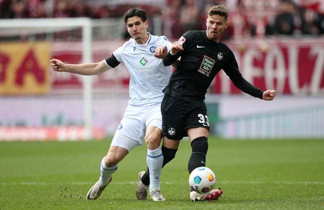 Igor Matanovic 9, Karlsruher SC , Jan Elvedi 33, FC Kaiserslautern 24 02 2024, Soccer, 2 Bundesliga, FC Kaiserslautern Karlsruher SC, 23 Matchday, Season 2023 24, Fritz Walter Stadion, Kaiserslautern, Germany, zmdz, DFB DFL regulations prohibit any use of photographs as image sequences and or quasi video FC Kaiserslautern Karlsruher SC