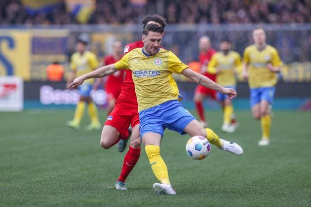 24 02 2024, Football, 2 Bundesliga, Matchday 23, Season 2023 2024, Eintracht Braunschweig Hertha BSC, Ermin Bicakcic Eintracht Braunschweig Braunschweig Eintracht Stadion NDS Germany xRHR PHOTO TRx Copyright: RHR-FOTOx RHR-FOTO TR