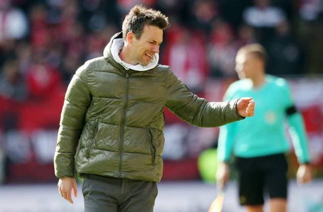 Christian Eichner Coach Karlsruher SC 24 02 2024, Football, 2 Bundesliga, FC Kaiserslautern Karlsruher SC, 23 Matchday, Season 2023 24, Fritz Walter Stadion, Kaiserslautern, Germany, zmdz, DFB DFL regulations prohibit any use of photographs as image sequences and or quasi video FC Kaiserslautern Karlsruher SC