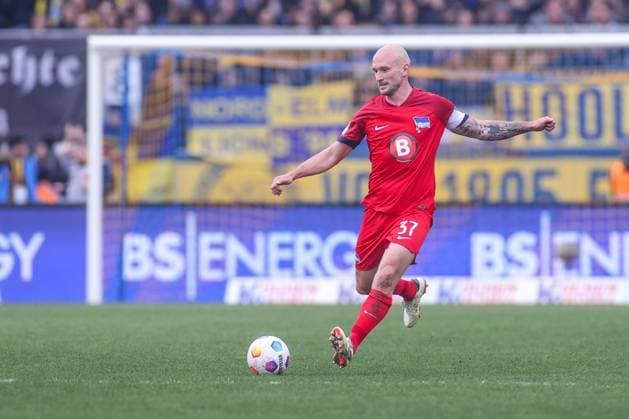 24 02 2024, Soccer, 2 Bundesliga, Matchday 23, Season 2023 2024, Eintracht Braunschweig Hertha BSC, Toni Leistner Hertha BSC Braunschweig Eintracht Stadion NDS Germany xRHR PHOTO TRx Copyright: RHR-FOTOx RHR-FOTO TR