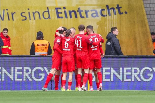 24 02 2024, Soccer, 2 Bundesliga, Matchday 23, Season 2023 2024, Eintracht Braunschweig Hertha BSC, Team of Hertha BSC cheers Braunschweig Eintracht Stadion NDS Germany xRHR PHOTO TRx Copyright: RHR-FOTOx RHR-FOTO TR