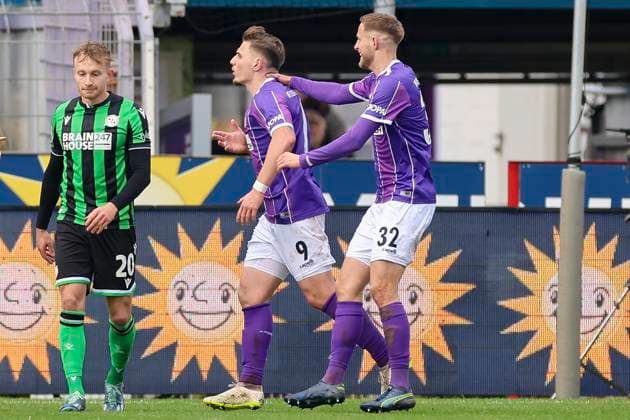 Erik Engelhardt VfL Osnabrueck celebrates his goal for 1 0 with Jannes Wulff VfL Osnabrueck , 2 Bundesliga, VfL Osnabrueck vs Hannover 96, Bremer Bruecke, 24 02 2024, Osnabrueck, Germany