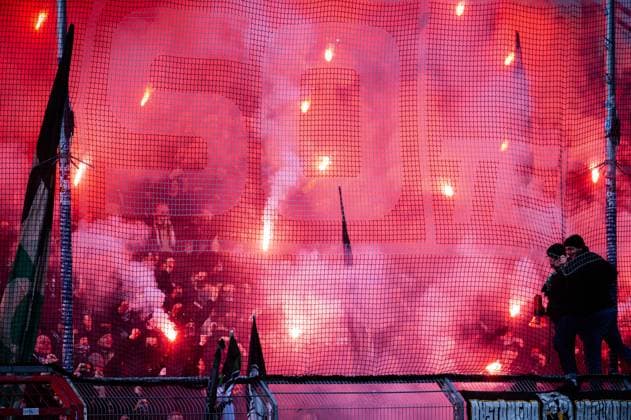 24 02 2024 Soccer, 2023 2024, 2 Bundesliga, 23 Matchday, VfL Osnabrück Hannover 96 Fans Hannover with pyrotechnics DFL REGULATIONS PROHIBIT ANY USE OF PHOTOGRAPHS AS IMAGE SEQUENCES AND OR QUASI VIDEO
