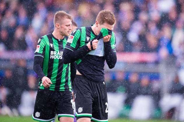 24 02 2024 Soccer, 2023 2024, 2 Bundesliga, Matchday 23, VfL Osnabrück Hannover 96 L R Sebastian Ernst Hannover , Marcel Halstenberg Hannover DFL REGULATIONS PROHIBIT ANY USE OF PHOTOGRAPHS AS IMAGE SEQUENCES AND OR QUASI VIDEO