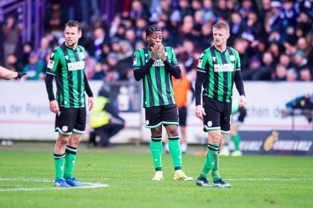 24 02 2024 Soccer, 2023 2024, 2 Bundesliga, Matchday 23, VfL Osnabrück Hannover 96 L R Louis Schaub Hannover , Bright Arrey Mbi Hannover , Sebastian Ernst Hannover DFL REGULATIONS PROHIBIT ANY USE OF PHOTOGRAPHS AS IMAGE SEQUENCES AND OR QUASI VIDEO